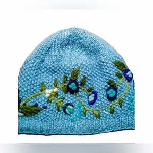 Beanie with Floral Embroidery Wool 100%